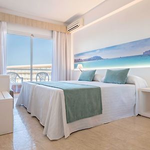 Zimmer mit Kingsize-Bett